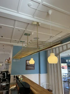 nyt messing glasholder på hotel plesner i skagen