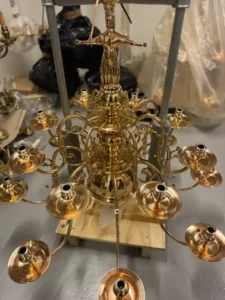 renovering af ålbæk kirkes lysekroner