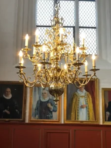 renovering af aarhus domkirkes lysekroner